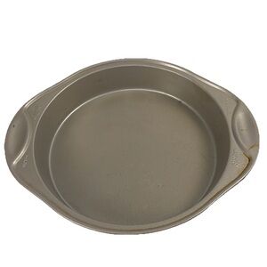 Wilton 9 x 1.5” round cake pan